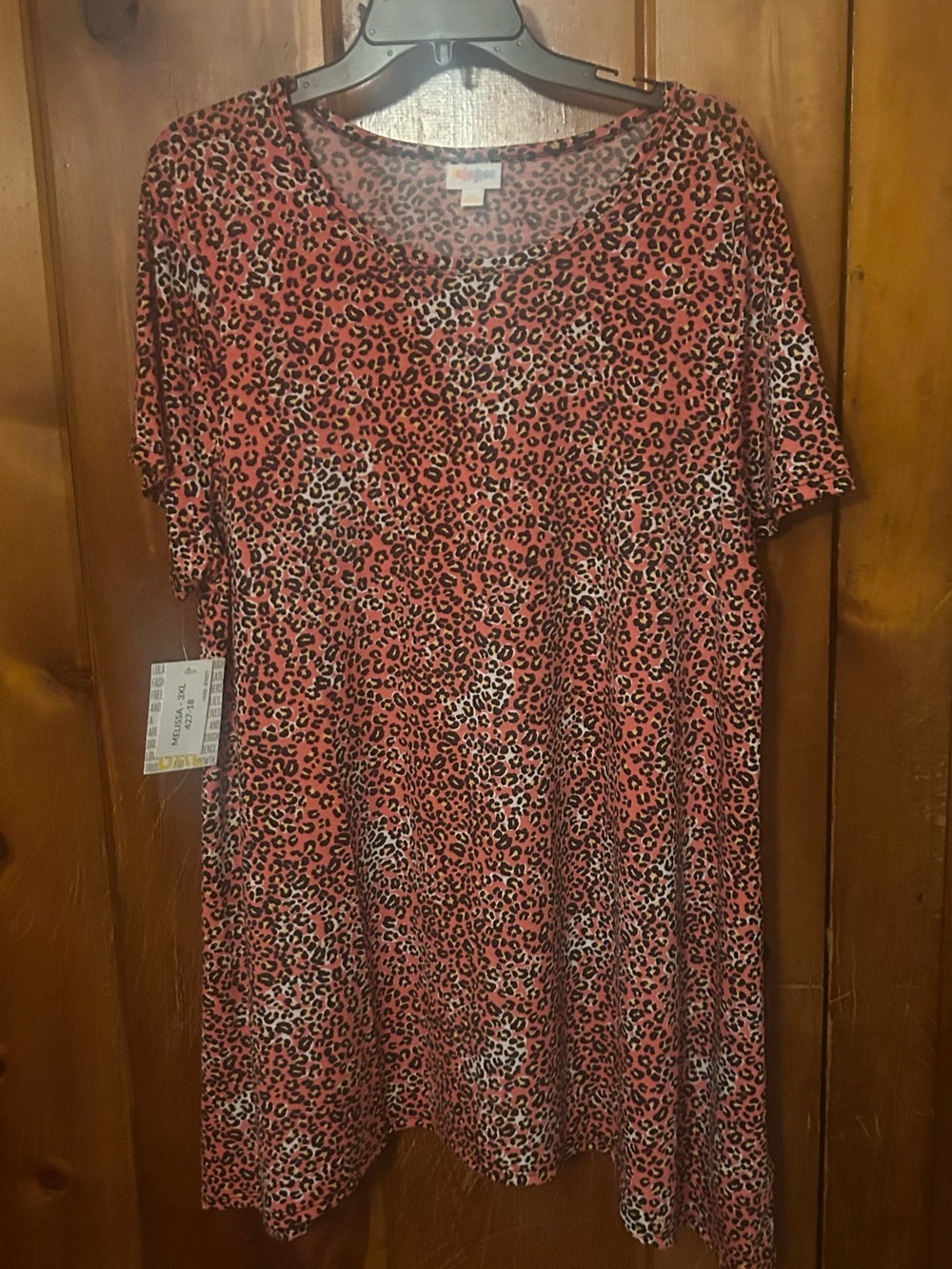 LuLaRoe Woman’s Leopard Print Top Melissa - 3XL